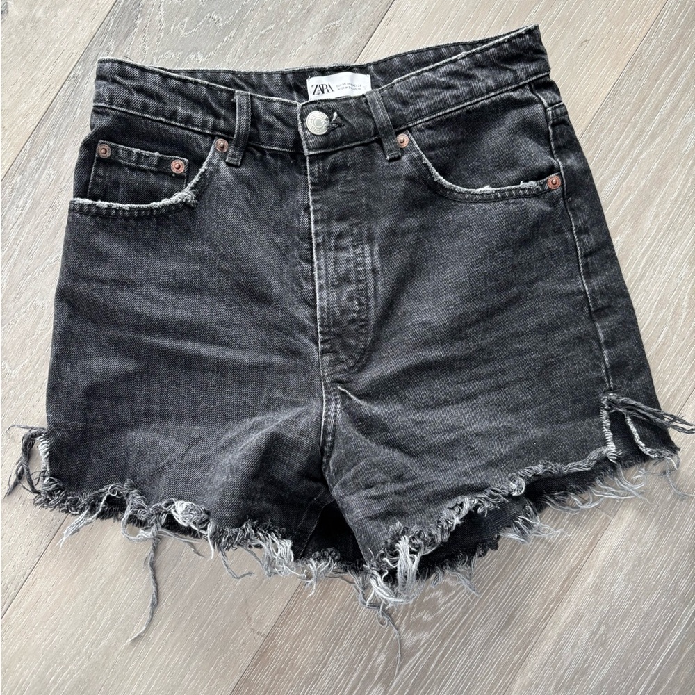 Zara Women's Black Denim Shorts size 6